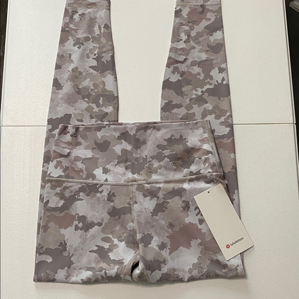 Lululemon - Align High Rise Pant 28” - NWT - Picture 2 of 5